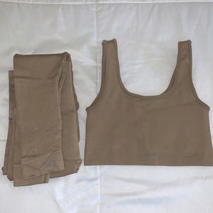 set active box cut bra and sculptflex leggings